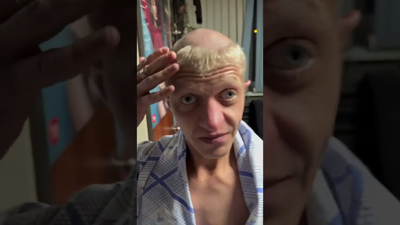 Просил под 3 подстричь , что бы строже выглядеть 🤣🤣🤣