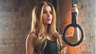 Pamela Reif - Age, Height, Parents, Boyfriend, Lifestyle, Books and Net Worth