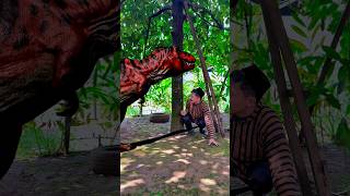 Omkumis mau dimakan dinosaurus