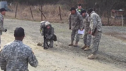 Female Captain Refuses to Give Up During Grueling 12 Mile March - DayDayNews