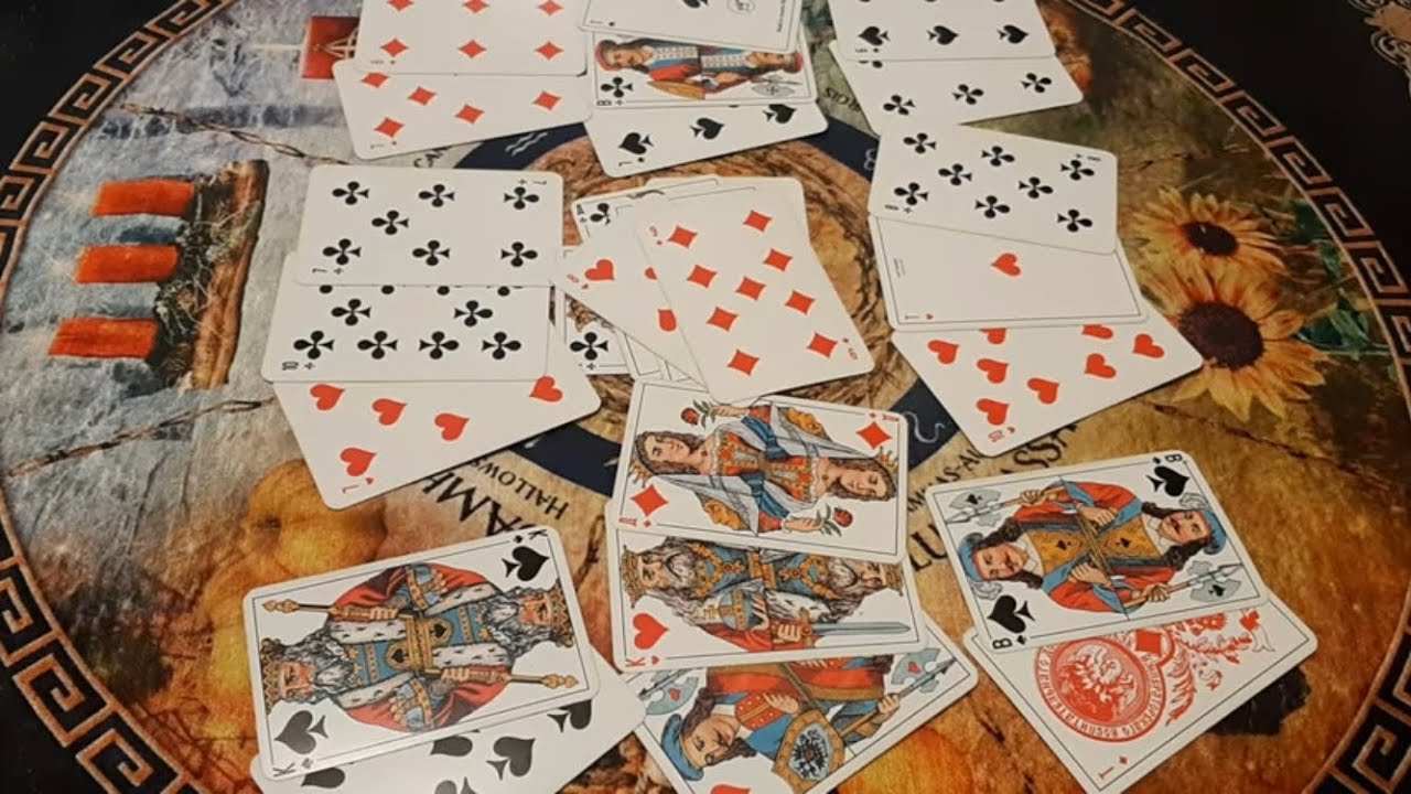 ПОЧЕМУ ОН ТАК СТРАННО СЕБЯ ВЕДЁТ С ВАМИ..? ♣️♥️