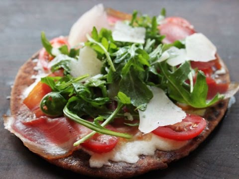 Mozzarella Flatbread With Arugula