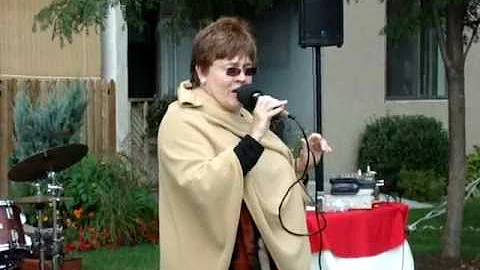 Sandra Cohen sings Patsy Cline's "Crazy"