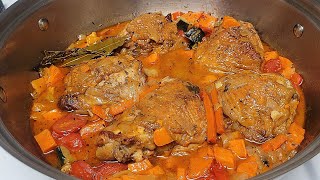 One-Pan Juicy Chicken Thighs & Vegetables (Easy Skillet Dinner)