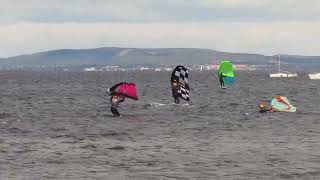 Wingfoilers Sur Létang De Thau À Marseillan Hérault Le 17 Avril 2025