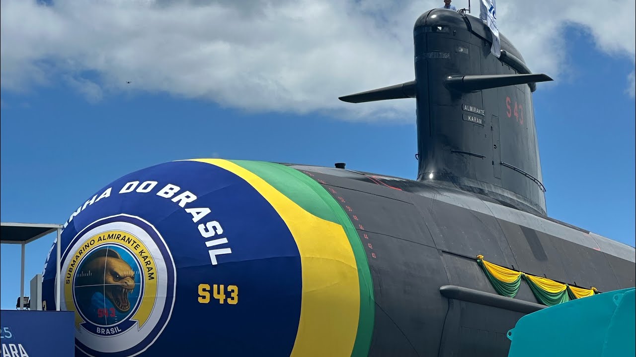 Submarino Almirante Karam lançado ao mar e Submarino Tonelero entregue para o setor operativo PROSUB