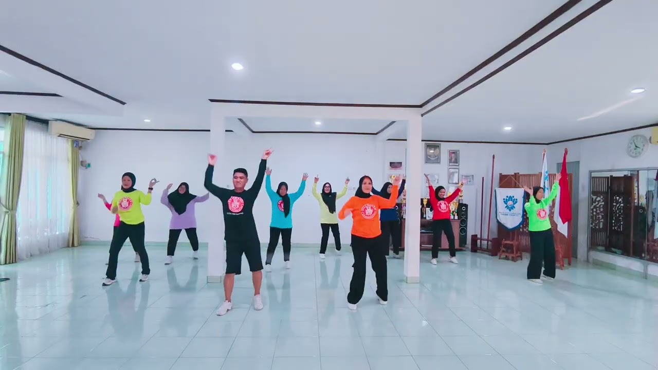 Dj Jangan Tunggu Lama - Lama - Line Dance / Demo : IIK Perumda Tirta Musi Palembang 