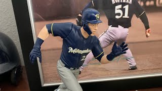 Today i finally received my import dragons 2018 christian yelich mvp
figure. here is a brief unboxing video.
https://clarktoys.com/christian-yelich-milwaukee...
