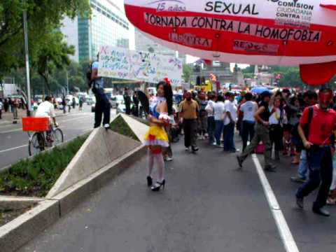 Blanca Nieves causa furor en Paseo de la Reforma con la presencia de Ximena do Santos en la Marcha