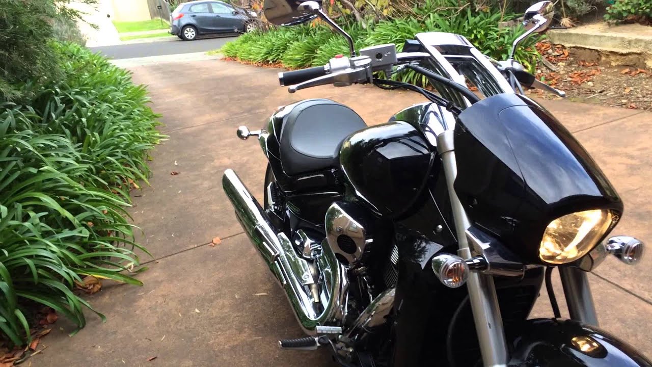 Suzuki Boulevard M109R Std exhaust sound (debaffled) YouTube