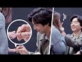 팬에게 반지 끼워주는 공유 Gong Yoo puts a ring on the fan : SSG FanSign Event 팬사인회 직캠 02 :   스타필드 고양 171203