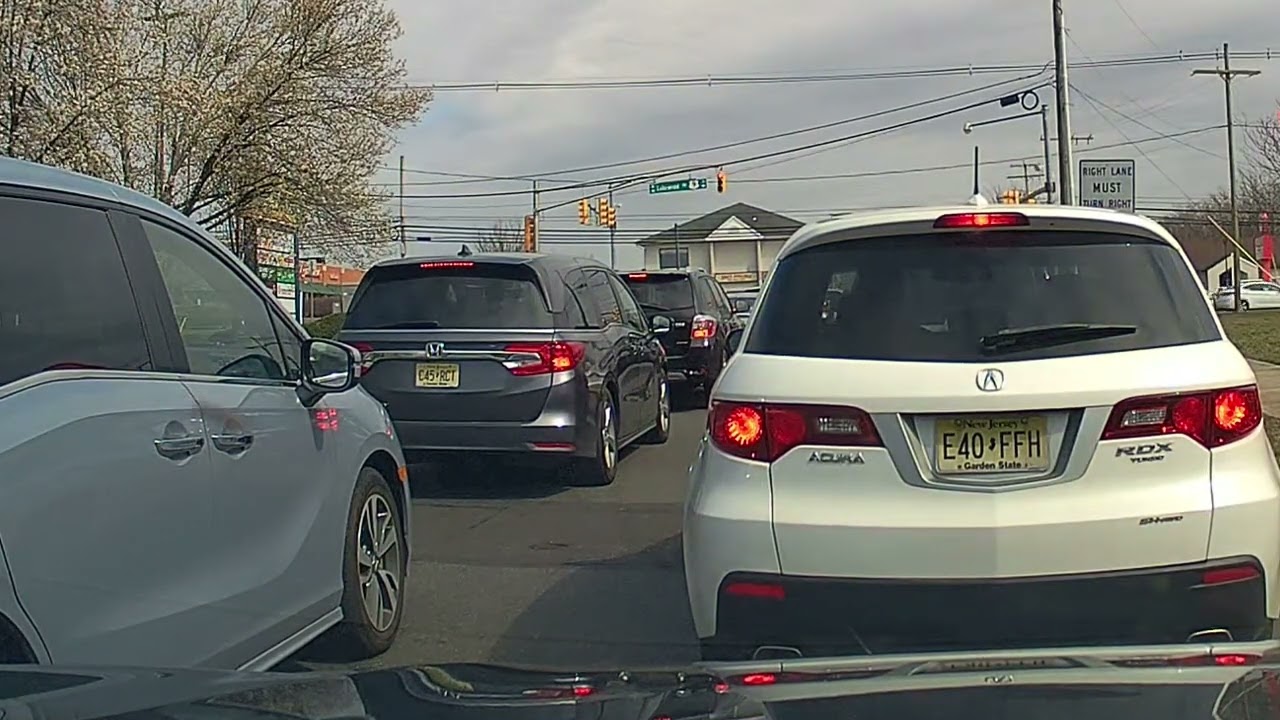 Stop & Shop Dangerous Lane Hopper