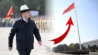 картинка: Садыр Жапаров ОШ шаарына келип бийиктиги 95 метр болгон туу көтөрүлүп, аскердик ПАРАД болуп өттү