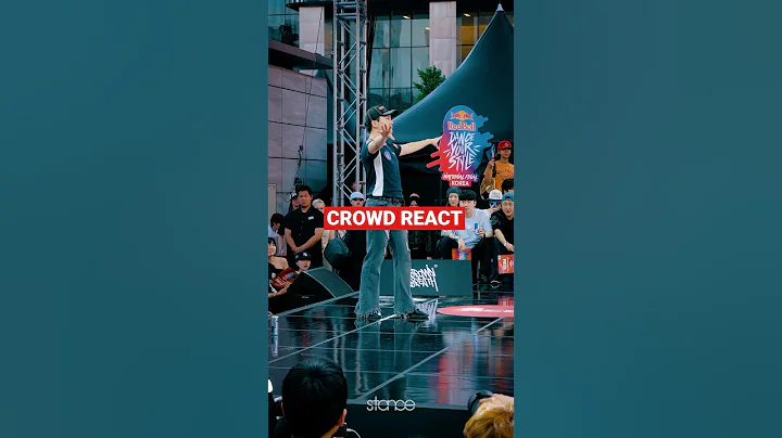 Welcome to the world of Wizzard! Much watch crowd react! 😂