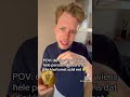 POV: die ene vriend wiens hele persoonlijkheid is dat die kiwi’s met schil eet 🥝
