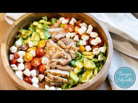 Свежий САЛАТ с курицей-гриль, авокадо, помидорами и сыром | Fresh Grilled Chicken Avocado Salad