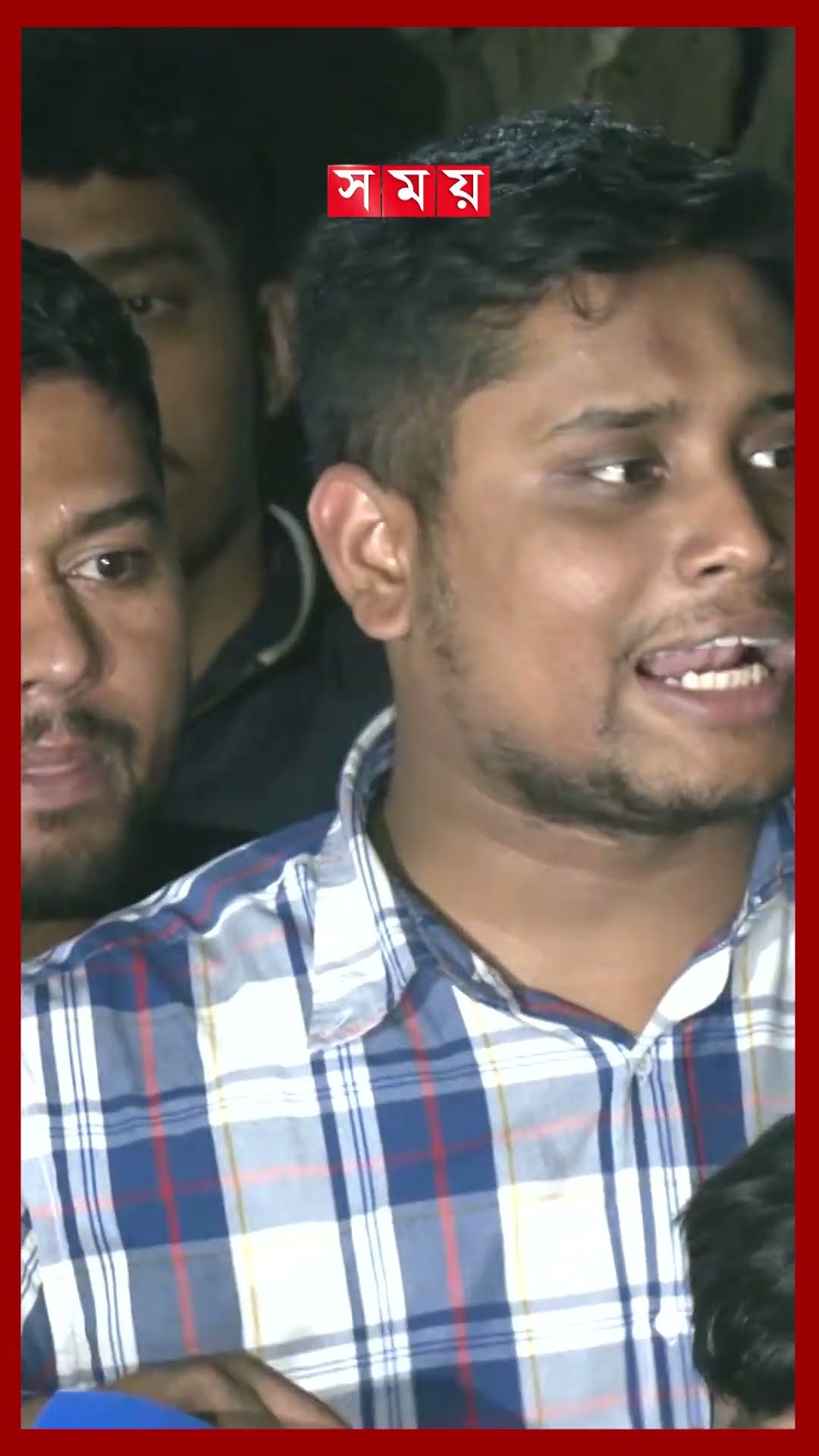 মধ্যরাতে হাসনাতের আশ্বাসে হাসপাতালে ফিরলেন জুলাইয়ে আহতরা #julyrevolution #hasnatabdullah #shotrs