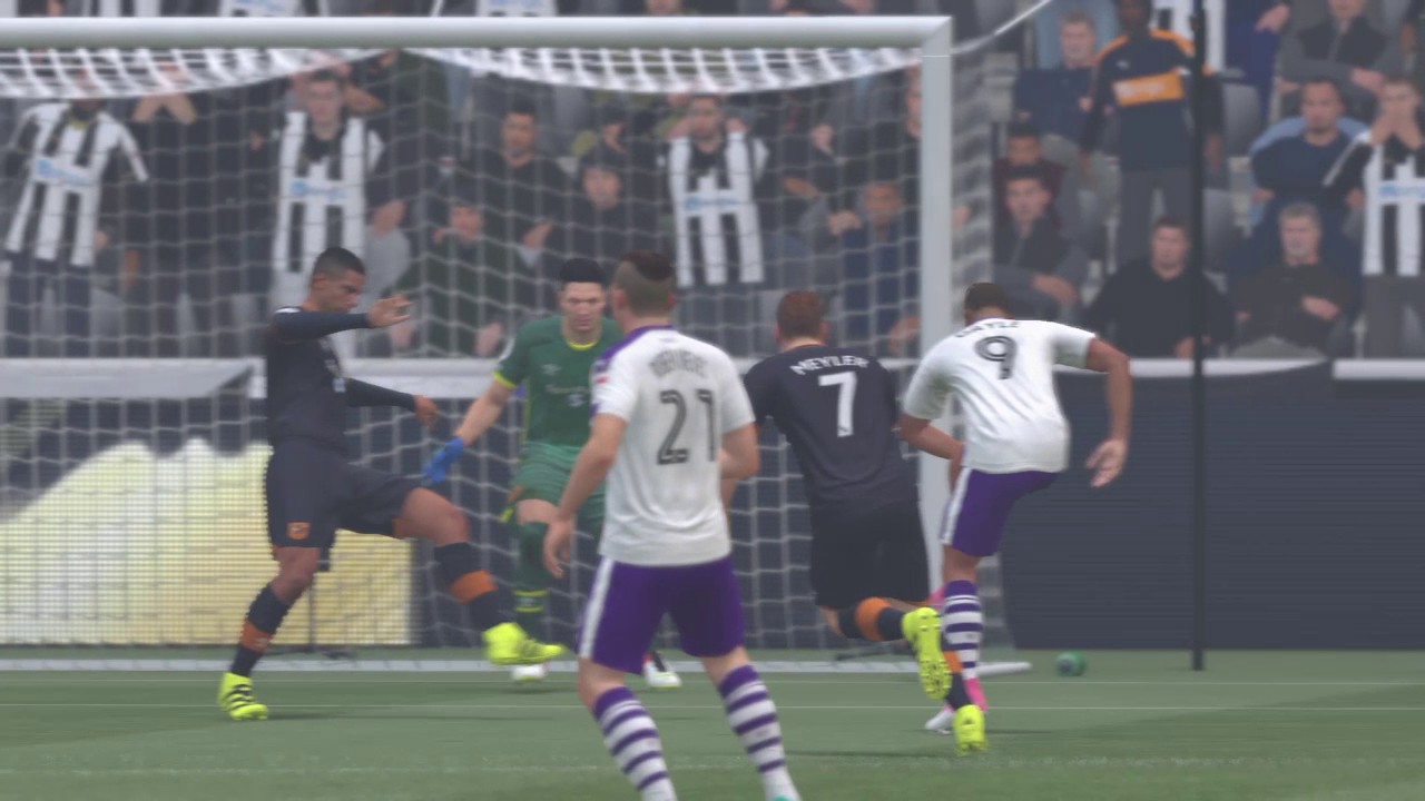 FIFA 17 - Dwight Gayle vs. Hull City