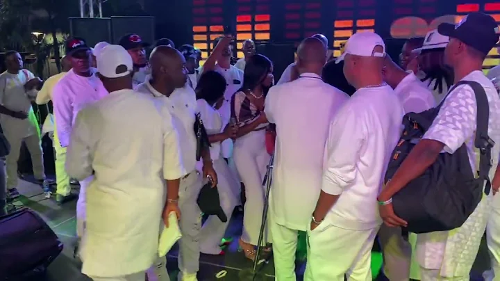 WOW… MC OLUOMO BROUGHT ALL HIS CHILDREN FROM AMERICA TO ATTEND KING WASIU AYINDE MUSIC SHOW