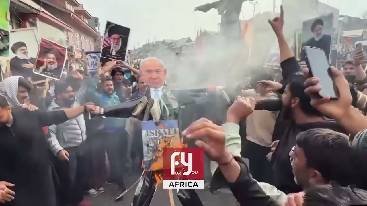 Iran / Des manifestants cachemiris brûlent des effigies de Netanyahu et de Trump