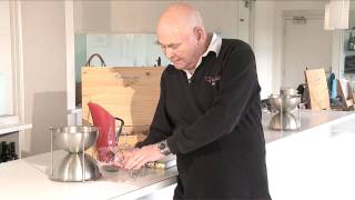 James Halliday Wine Tasting Tip - Red Wine Colour