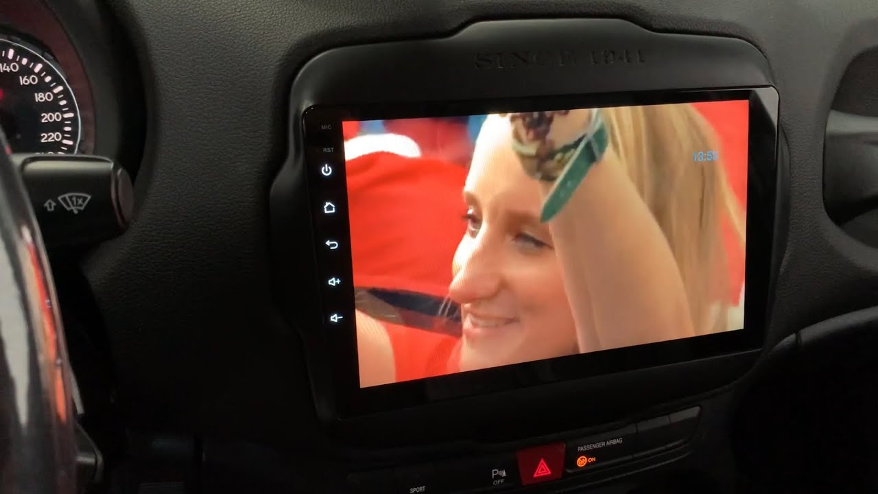 Jeep Renegade Longitude | Confira a Central multimídia Kronos de 9”, com 32G de memória interna e 4G