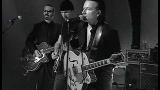 U2 - Peace On Earth/Walk On (from "America: A Tribute to Heroes")