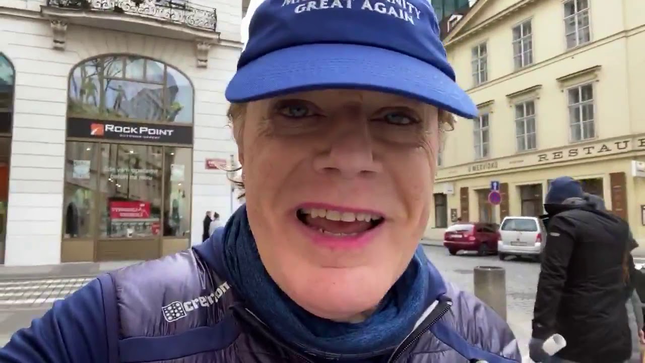 Eddie Izzard - Czech Republic - Marathon 15 - YouTube