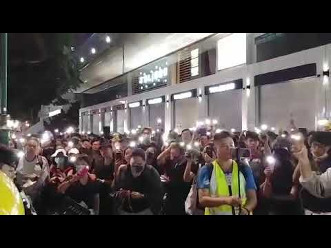 市民栢麗大道唱《海闊天空》