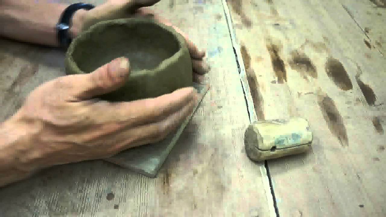 楽茶碗の作り方 (1970年) 楽茶碗 迷雲 「楽茶碗の立ち上げ方法」1／5 - YouTube