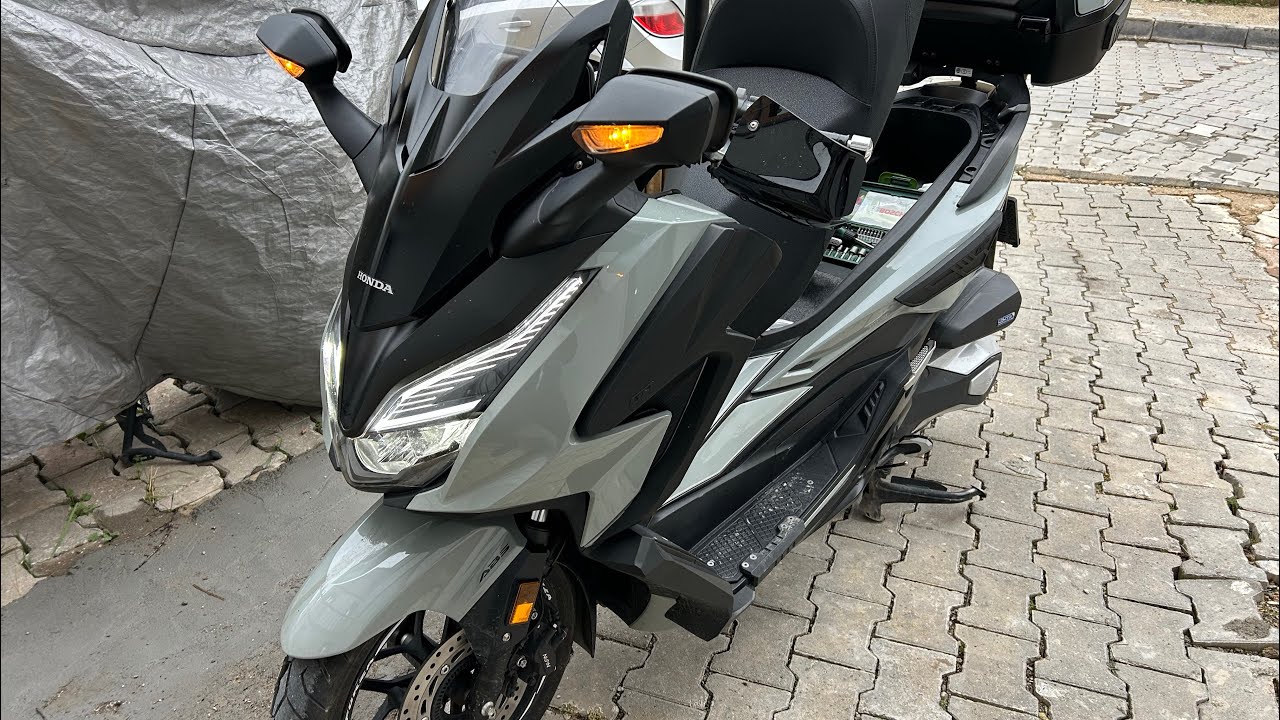 Honda Forza 250cc Ön Cam Sökme İşlemi (ön cam gıcırtısına son)