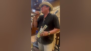 Giong hát ca sỹ minh Hiếu lam mọi người xao xuyến lòng !