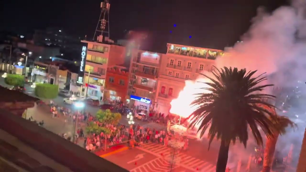 Castillo Pirotécnico Tepatitlán Jalisco en honor a San Francisco de Asís 