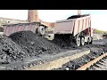 Самосвал Volvo с прицепом MEGA - выгрузка каменного угля. Unloading of coal.