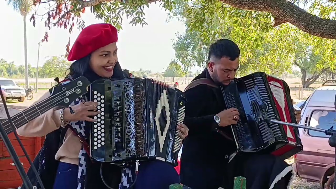 Los Hijos del Chamamé con Yamila Ibarra y Jorge Morales en Paraguay