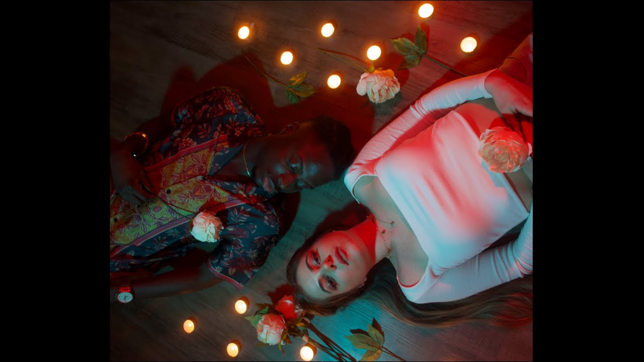 Guarda Tmaro – Yellow Sisi (Official Music Video) su YouTube Guarda Tmaro – Yellow Sisi (Official Music Video) su YouTube