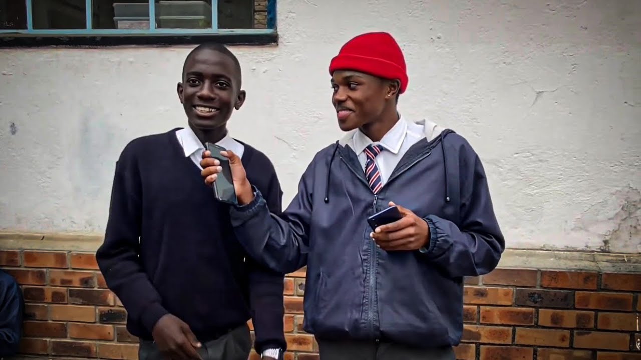 Answer 3 questions correct for R2000 | SCHOOL EDITION 😱