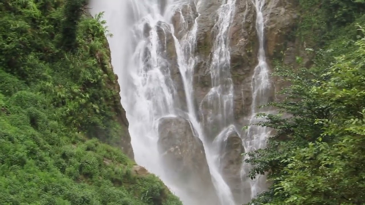 Xub Xyooj hais txiv xaiv foom kom 2023