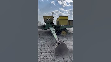 Planting soybeans.#shorts # farming # soybeans