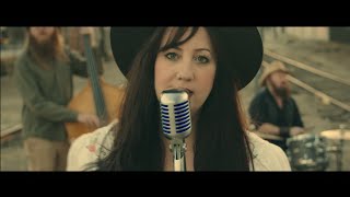 Kristen Lynn &amp; The Foxgloves - One Foot Out The Door (Official Music Video)