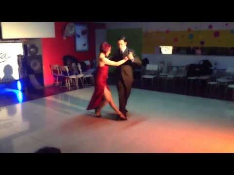 La TUPUNGATINA: bailan LAURA CASTAÑEDA Y CARLOS OCHOA en la milonga de estilo Gotan 11/08/2013.