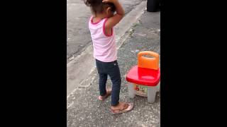 Marina Dançando Parara Tim Bum