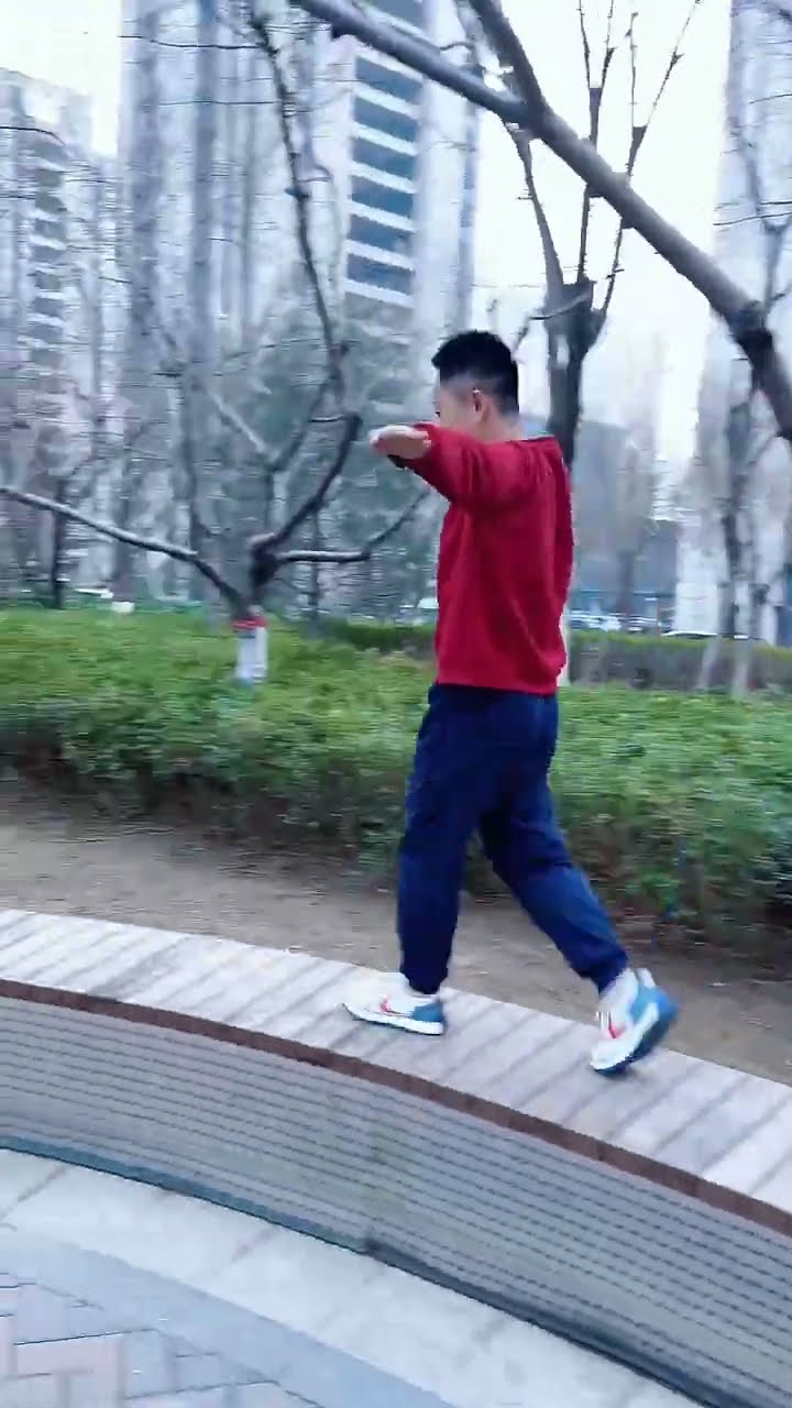又到了锻炼儿子的时刻！#呆萌小米宝#萌娃#熊孩子