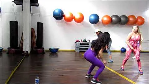 El anillo de Jennifer Lpez clase de rumba Esperanz...