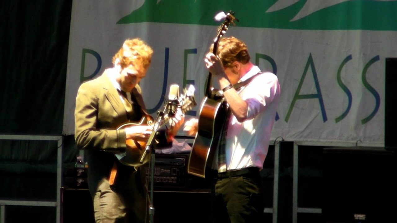 Chris Thile & Michael Daves - Cry Cry Darlin'
