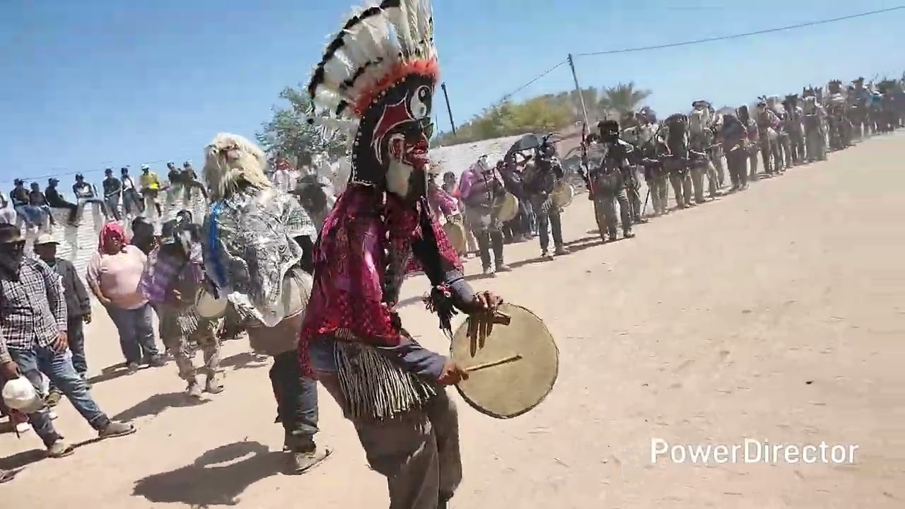 Resibiendo  a Santo cristo ( llegando del valle ) santa María del buaraje  fariseos 2025