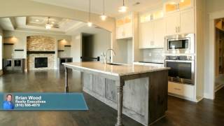 2912 NE Parkwood Dr, Lees Summit MO