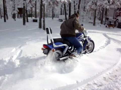 motorcycle in the snow - YouTube