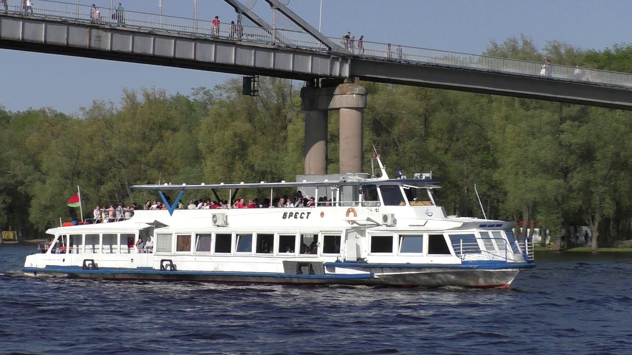 Пароход белый -  беленький. The steamship is white - little white