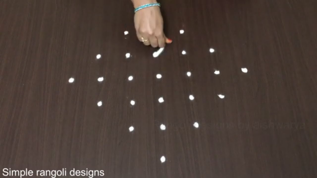 Creative 7 X 1 Dots Rangoli